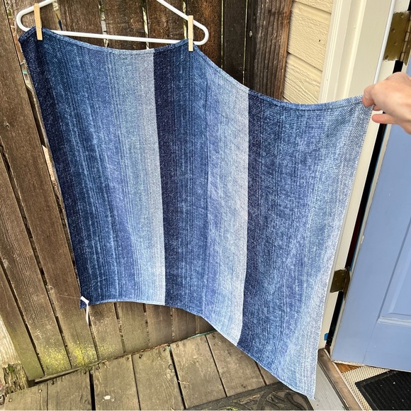 Accents New York Blue Rayon Chenille Square Scarf NWT O/S - Picture 4 of 13